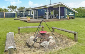 Nice Home In Glesborg With Sauna Bønnerup Strand